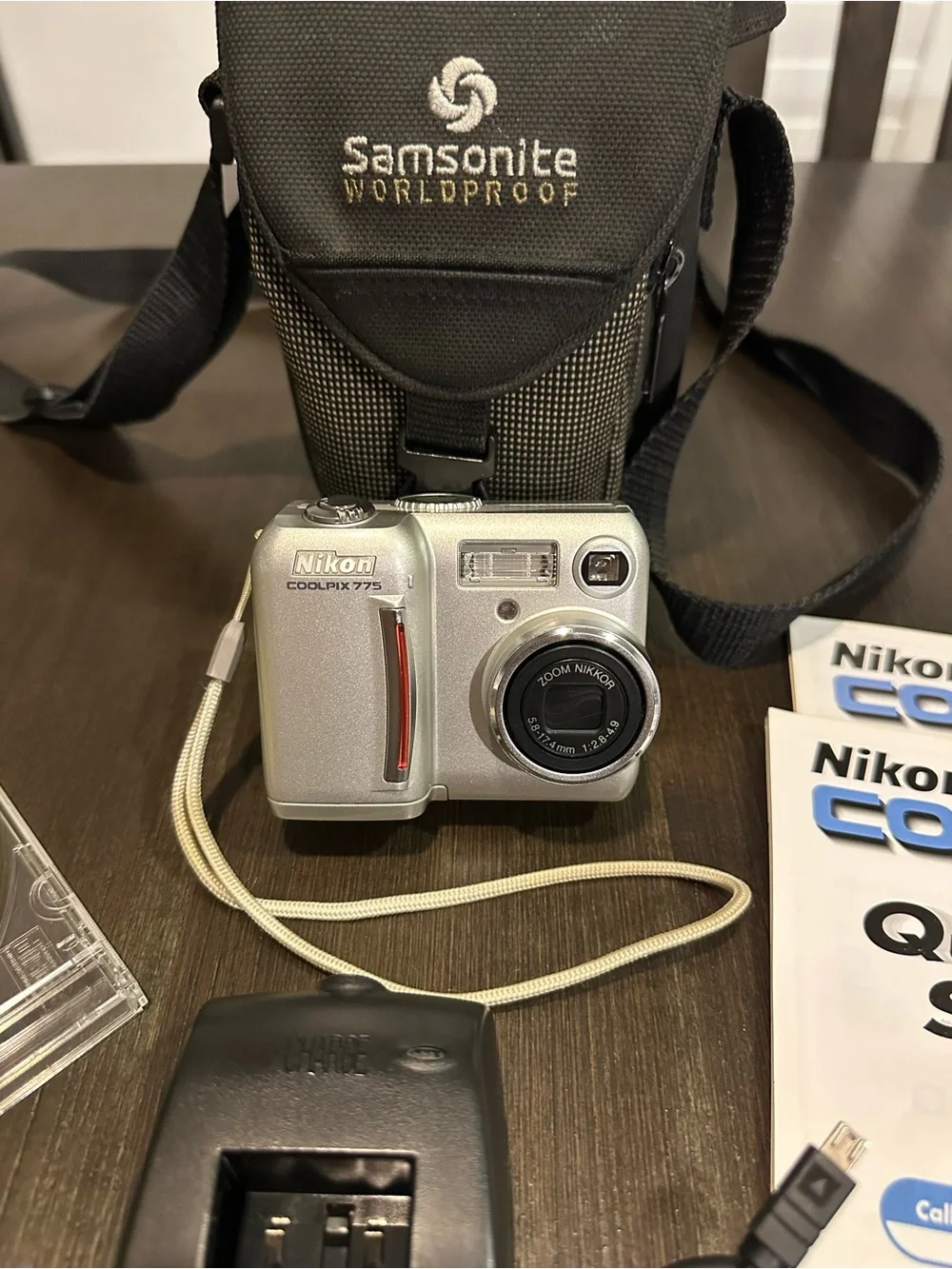 Nikon Coolpix 775 Digicam Starter Kit TESTED & WORKING New Battery ,8MB CF Card